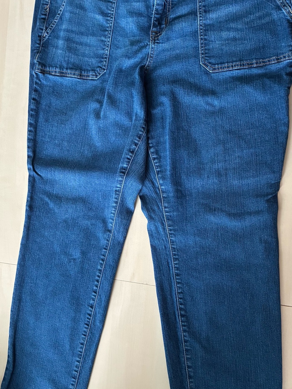 torrid Women's Straight Leg Jeans in Medium Blue